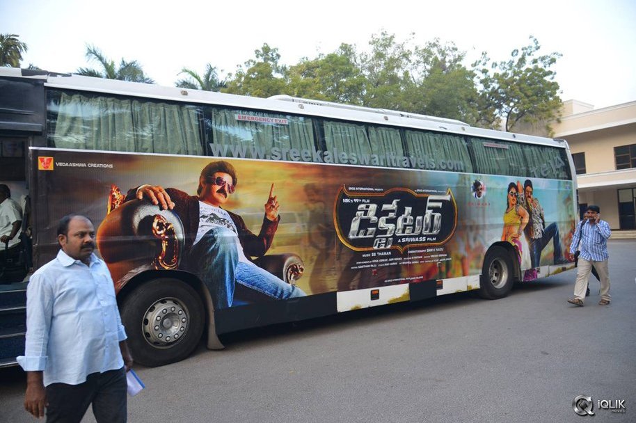 Dictator-Movie-Team-Amaravathi-Tour